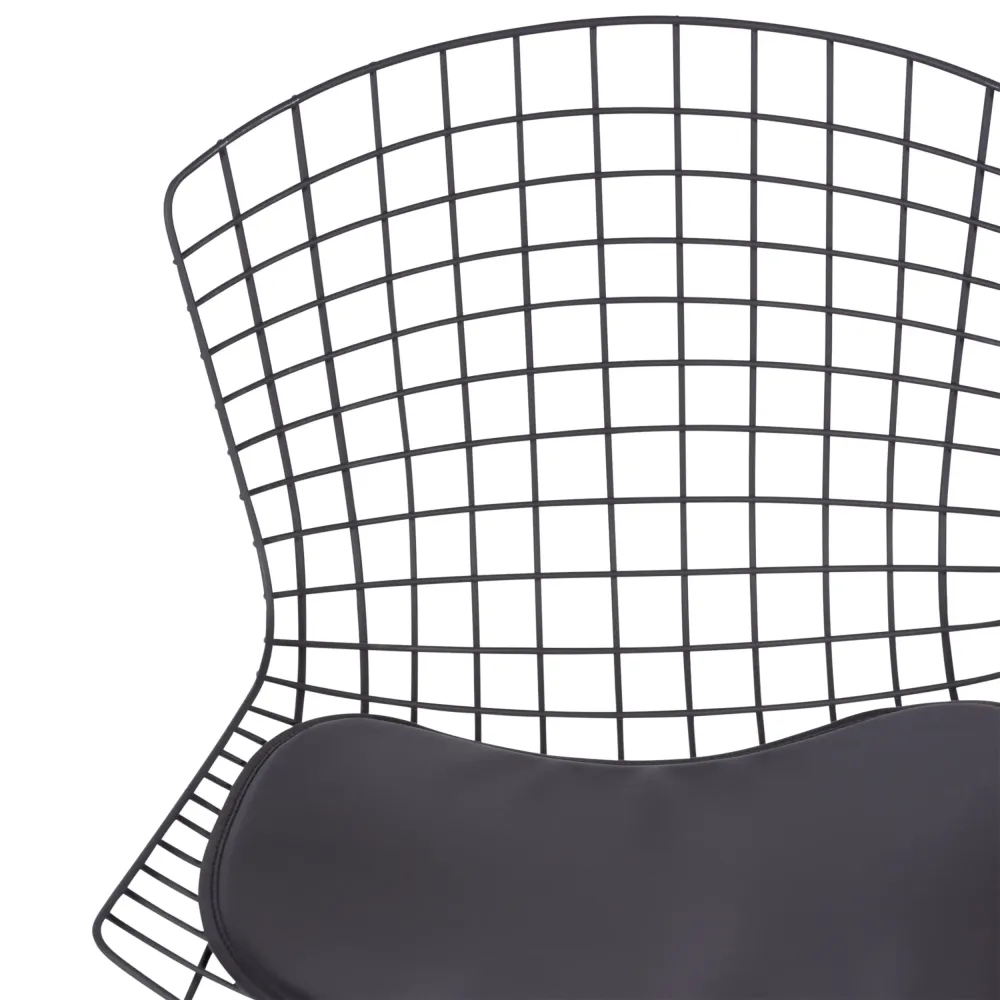 Réplique de la chaise en métal Bertoia en acier noir de style industriel du célèbre designer Hans J. Wegner