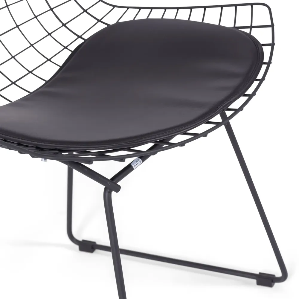 Réplique de la chaise en métal Bertoia en acier noir de style industriel du célèbre designer Hans J. Wegner