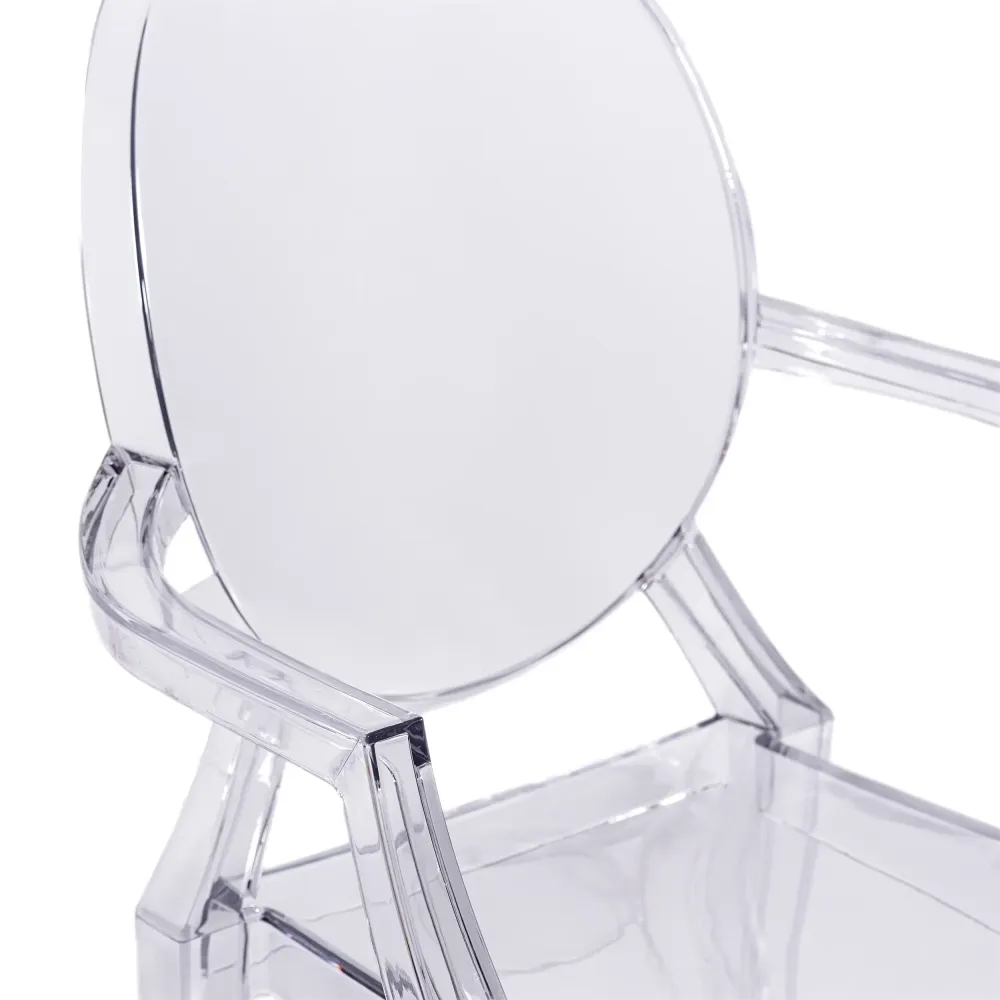 Réplique de la chaise Louis Ghost de Phillipe Starck