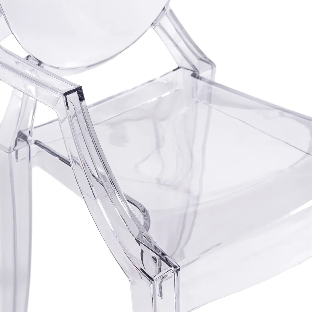 Réplique de la chaise Louis Ghost de Phillipe Starck