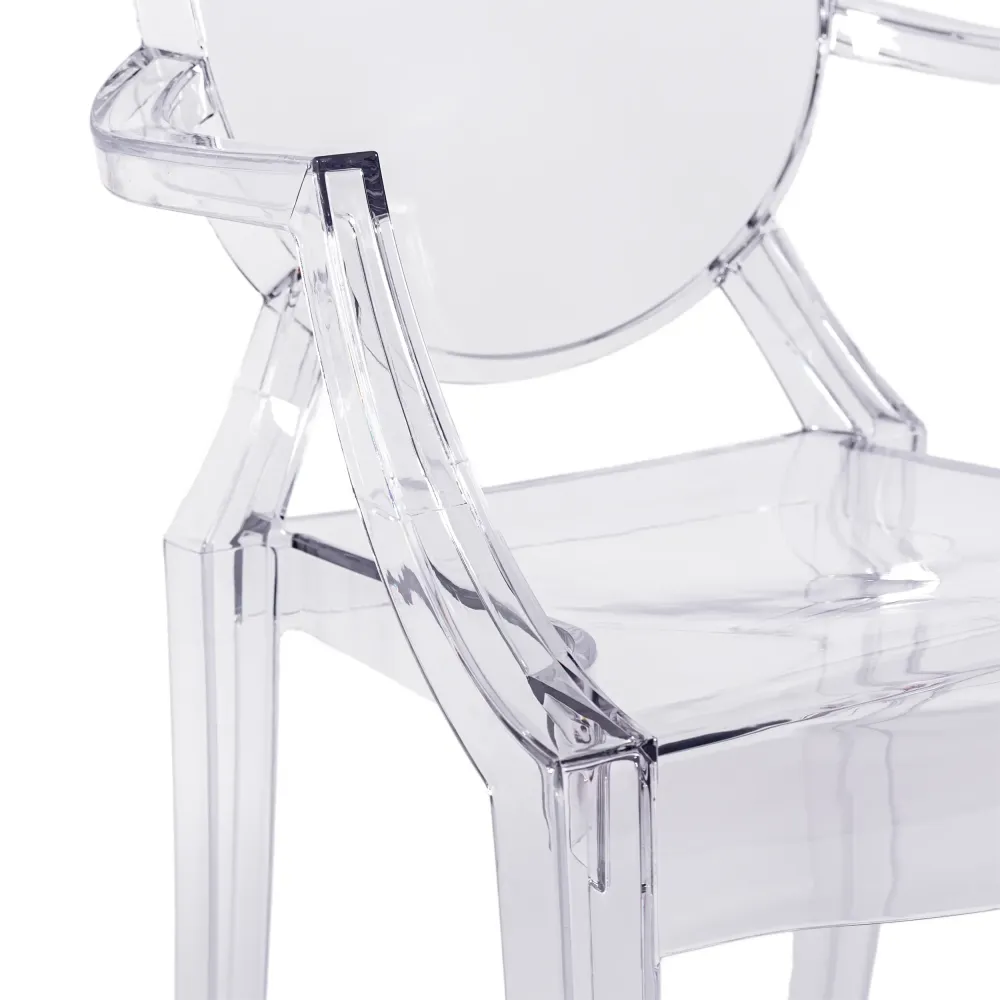 Réplique de la chaise Louis Ghost de Phillipe Starck