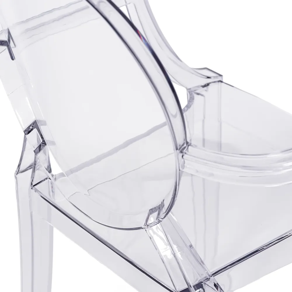 Réplique de la chaise Louis Ghost de Phillipe Starck