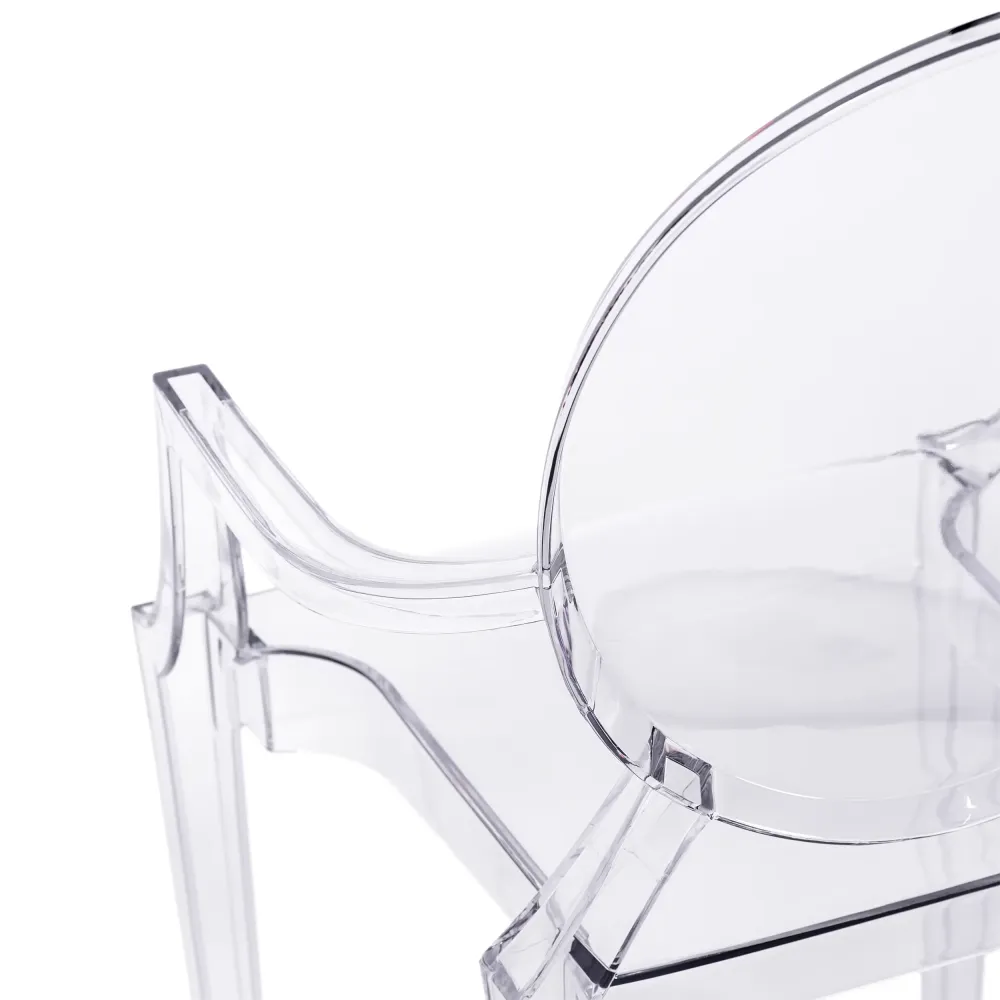 Réplique de la chaise Louis Ghost de Phillipe Starck