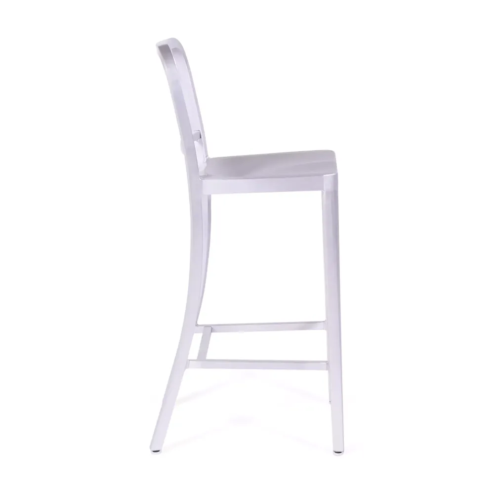 Réplique de tabouret militaire Navy par Emeco