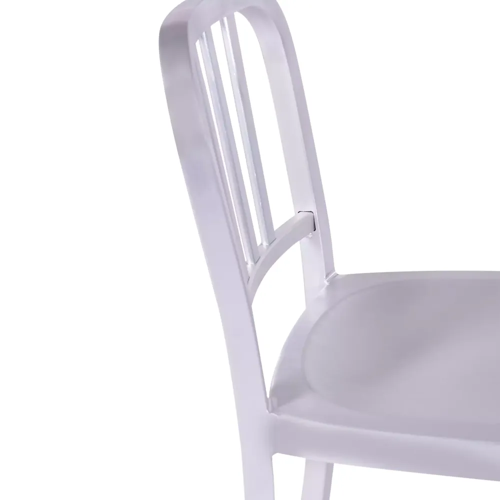 Réplique de tabouret militaire Navy par Emeco