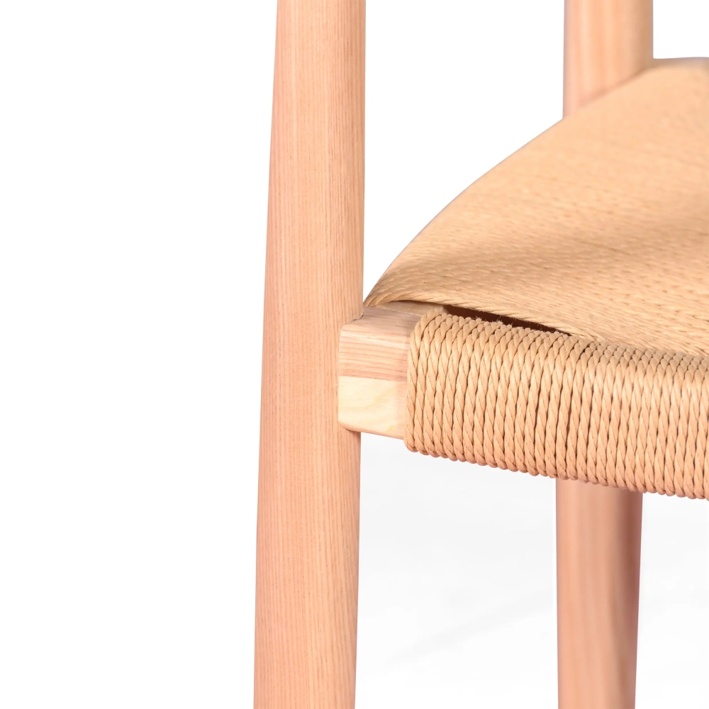 Réplique de La Chaise de Hans J. Wegner en bois de frêne