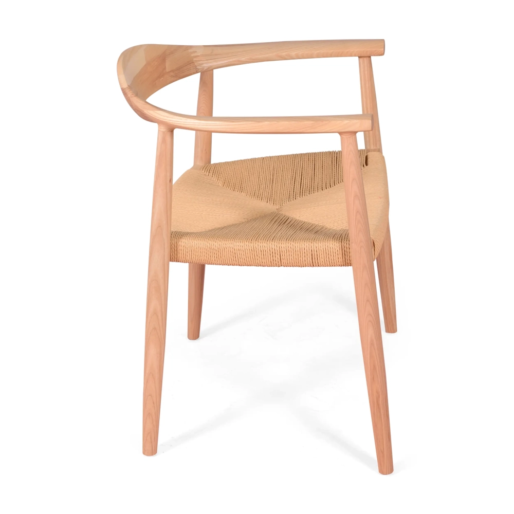 Réplique de La Chaise de Hans J. Wegner en bois de frêne