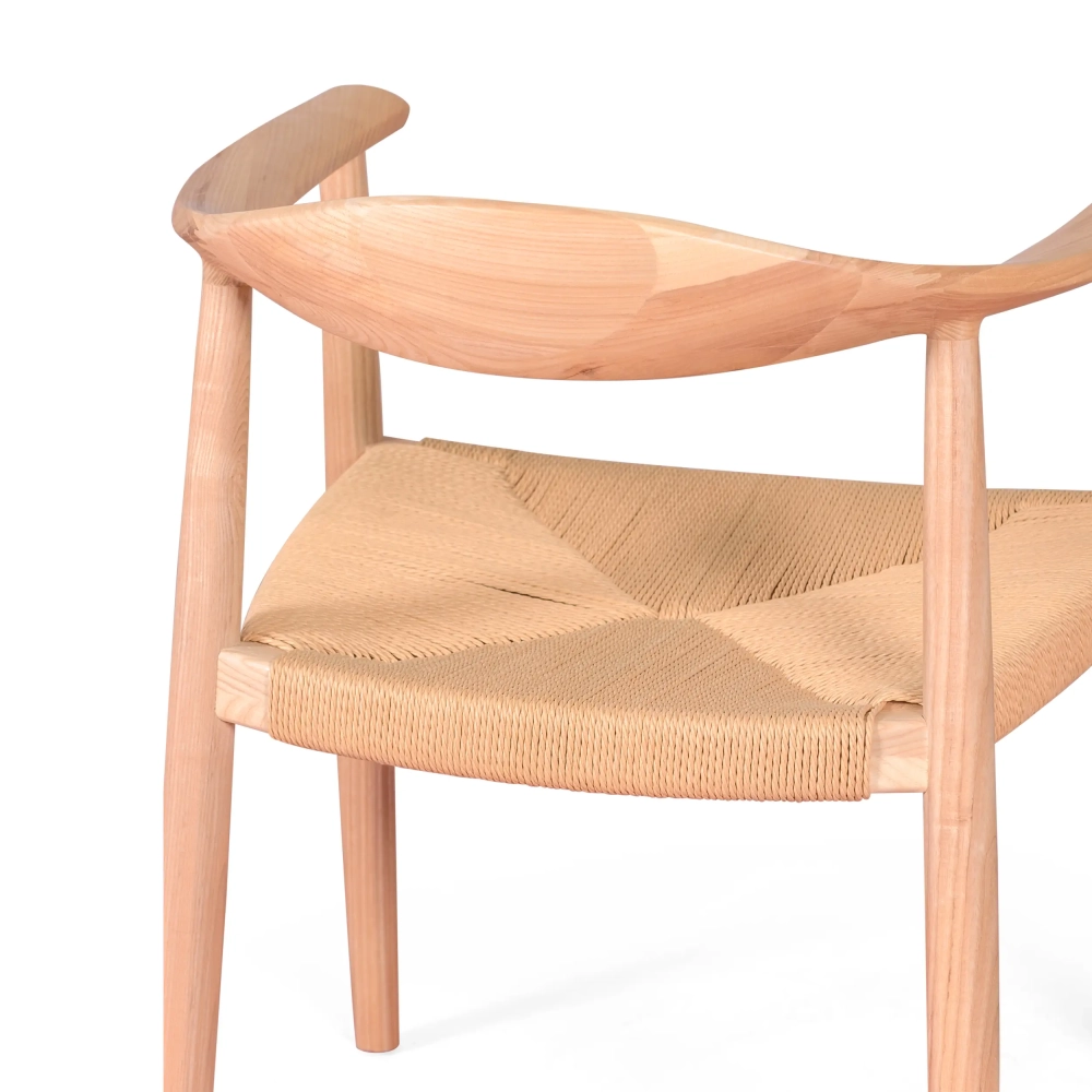Réplique de La Chaise de Hans J. Wegner en bois de frêne