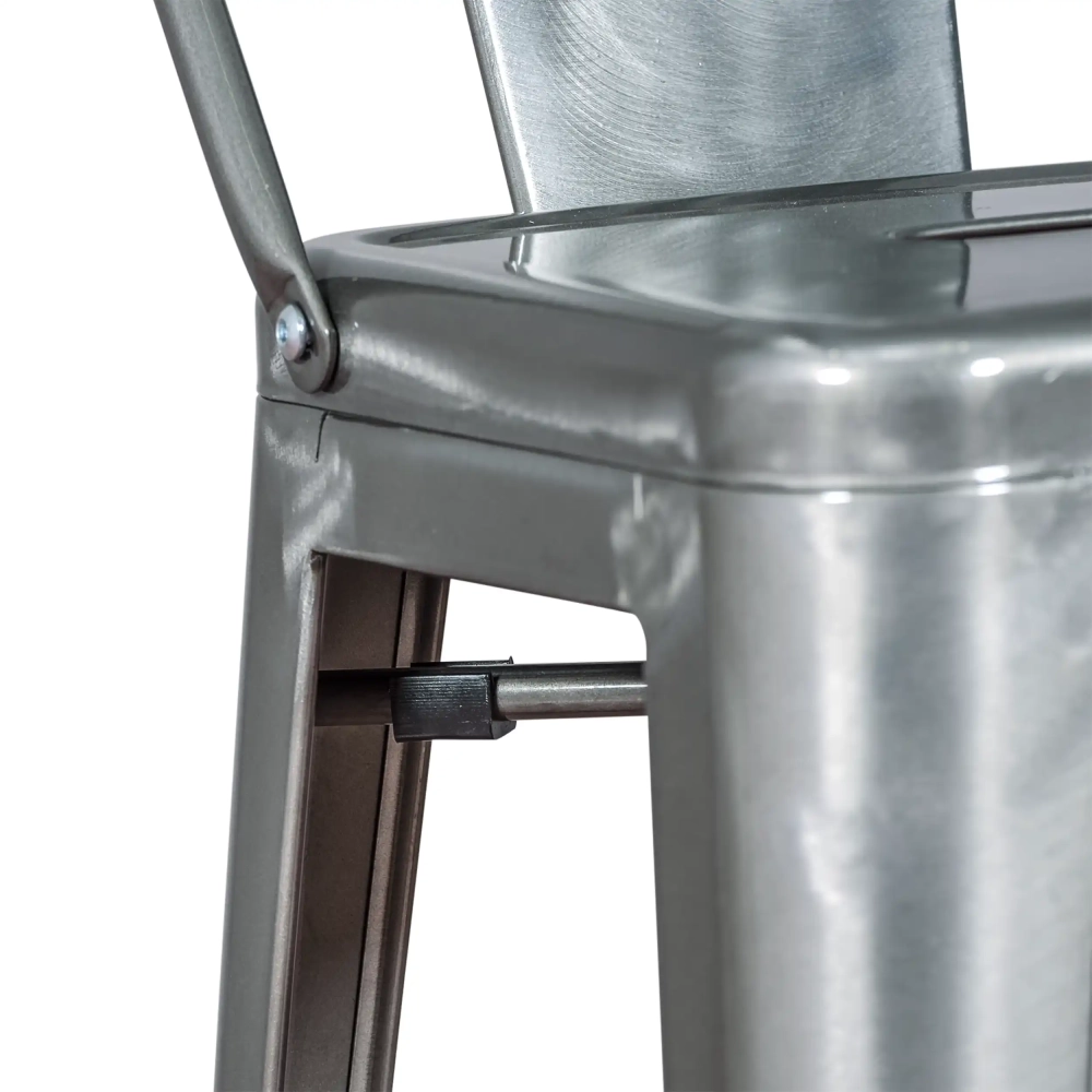 Réplique du tabouret métallique à dossier bas Tolix en 66 centimètres, inspiré du design de Xavier Pauchard