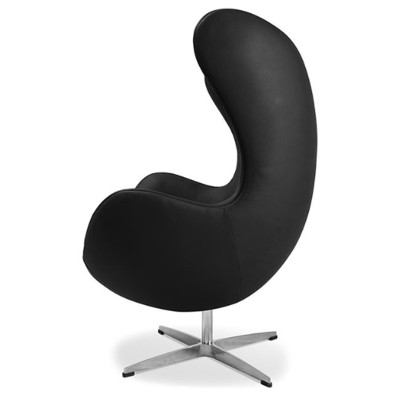 Replika skórzanego fotela jajecznego autorstwa projektanta Arne Jacobsen