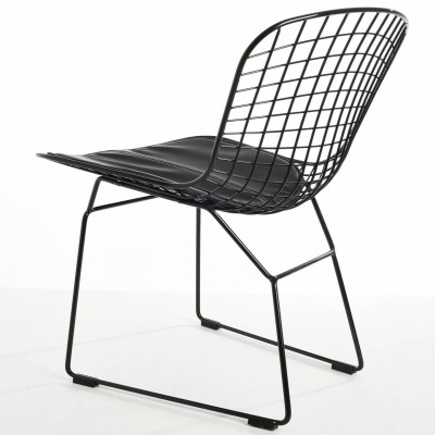 Réplica de la silla Bertoia en acero negro de Harry Bertoia