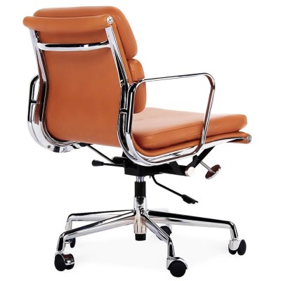 Replica Chair Soft Pad EA217 av <span class='notranslate' data-dgexclude>Charles & Ray Eames</span> .