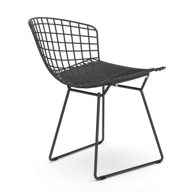 Replica cadeira de metal Bertoia em aço preto em estilo industrial do famoso designer Hans J. Wegner