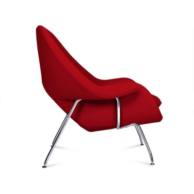 Replica della Womb Chair del designer Eero Saarinen