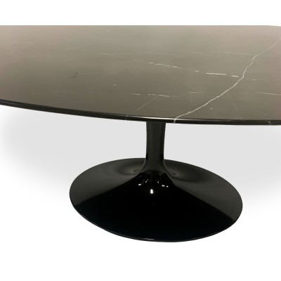 Tulip coffee table replica in Marquina marble